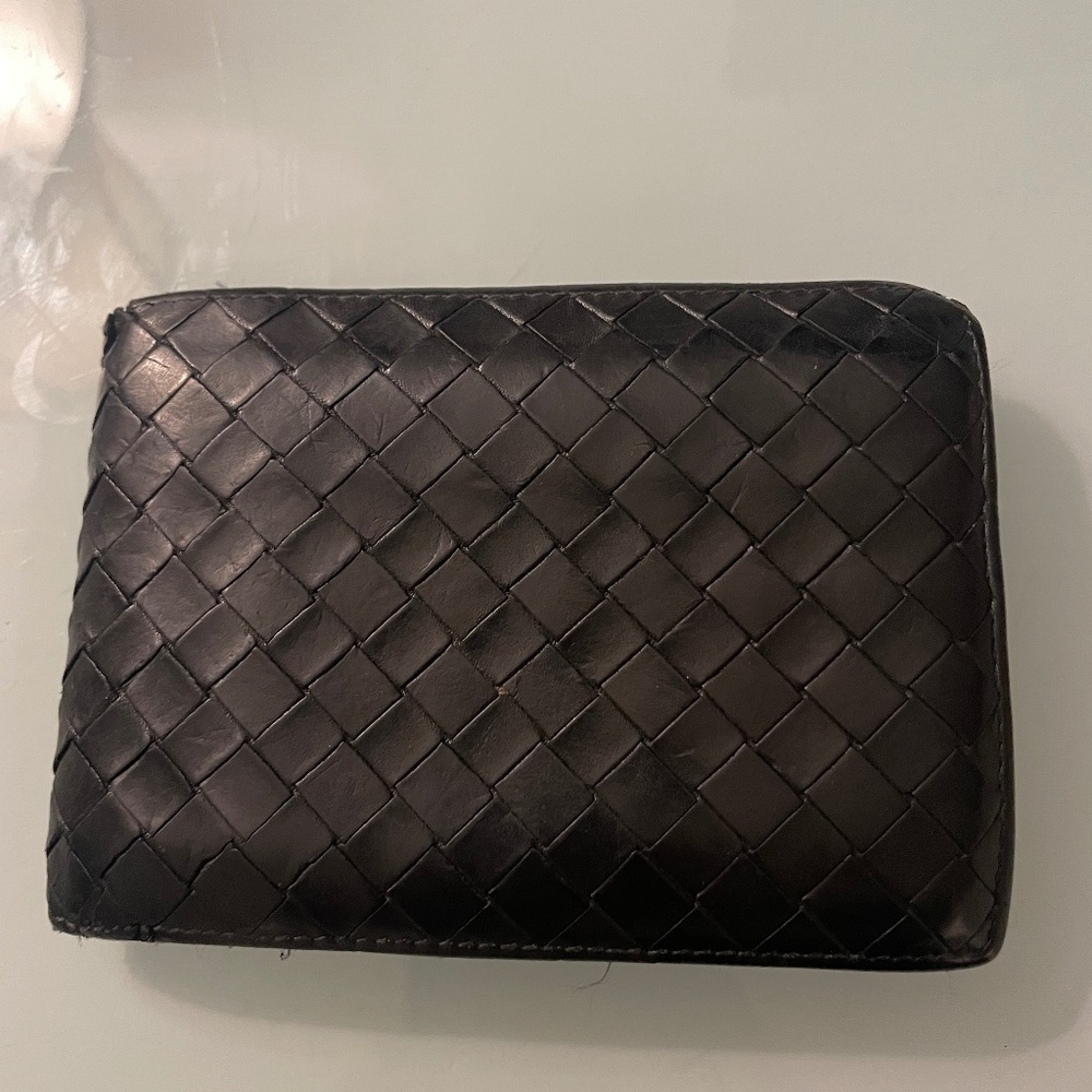 Bottega Veneta men’s bi-fold wallet